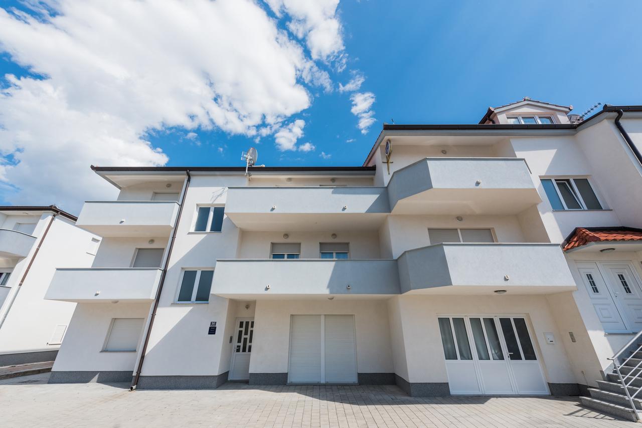 Apartments Marko ポドストラナ エクステリア 写真